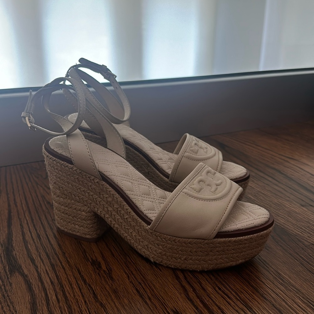Brand new Tory Burch 7.5 wedge sandals